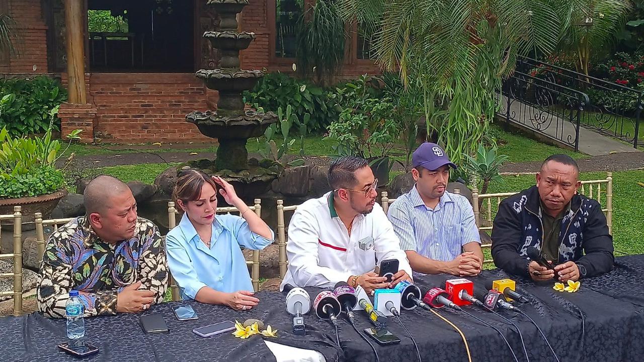 Keluarga Ferry Irawan Minta Masyarakat Tidak Bahas Persoalan di Luar Kasus KDRT, Termasuk Perihal Ekonomi Keluarga