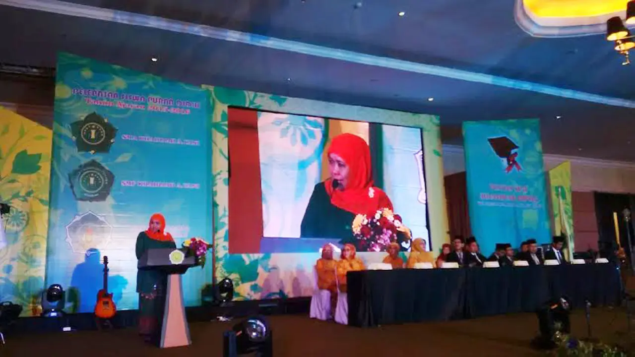 Mensos Khofifah Indar Parawansa