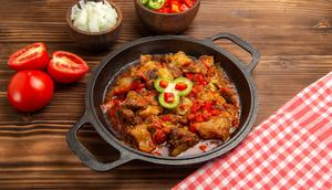 ilustrasi ayam rica/KamranAydinov by Freepik