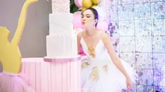 Shandy Aulia menjelma menjadi balerina cantik saat merayakan momen ulang tahun pada 23 Juni 2022. Shandy Aulia genap berusia 35 tahun. (Instagram/shandyaulia)