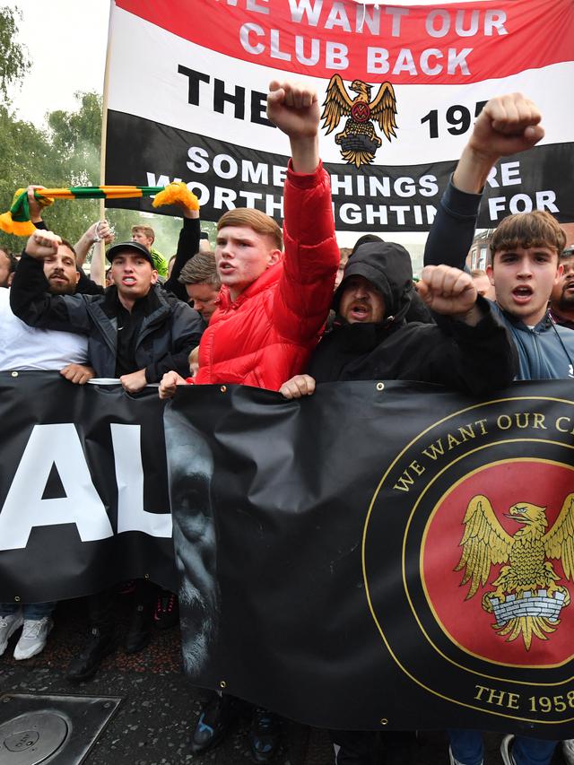 Suporter MU Protes Kepemilikan Klub oleh Keluarga Glazer