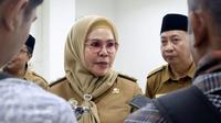Plt. Bupati Bone Bolango, Merlan S. Uloli saat memberikan keterangan (Arfandi Ibrahim/Liputan6.com)