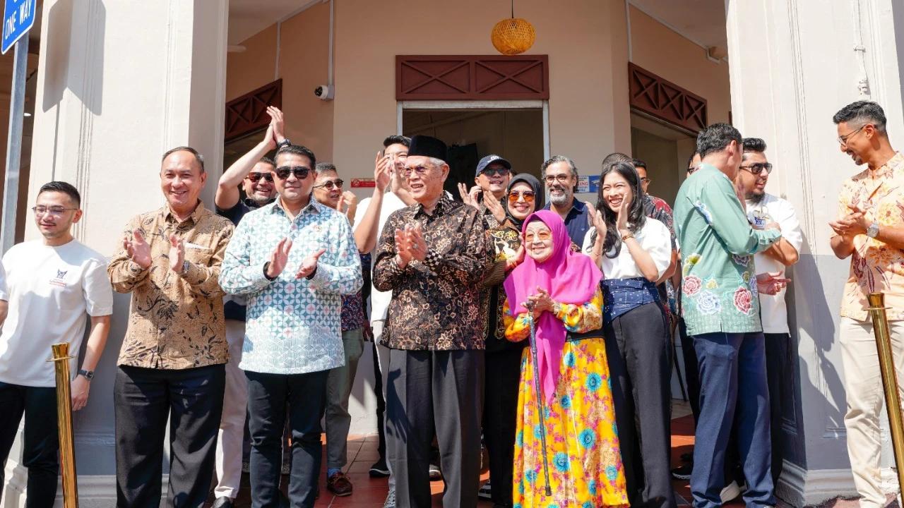 Kuliner Minang Mendunia, Menteri Ekraf Resmikan Restoran Masakan Padang di Singapura