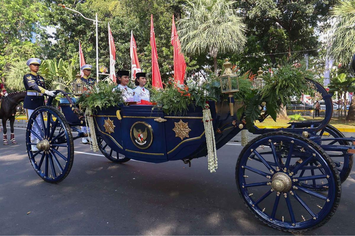 FOTO: Kirab Merah Putih Warnai HUT ke-80 RI di Jakarta