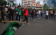 HMI terlibat bentrok dengan polisi di depan Kedubes AS
