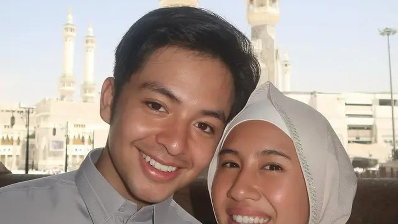 7 Potret Artis Lebaran 2025 di Tanah Suci, Bella Saphira hingga Adipati Dolken