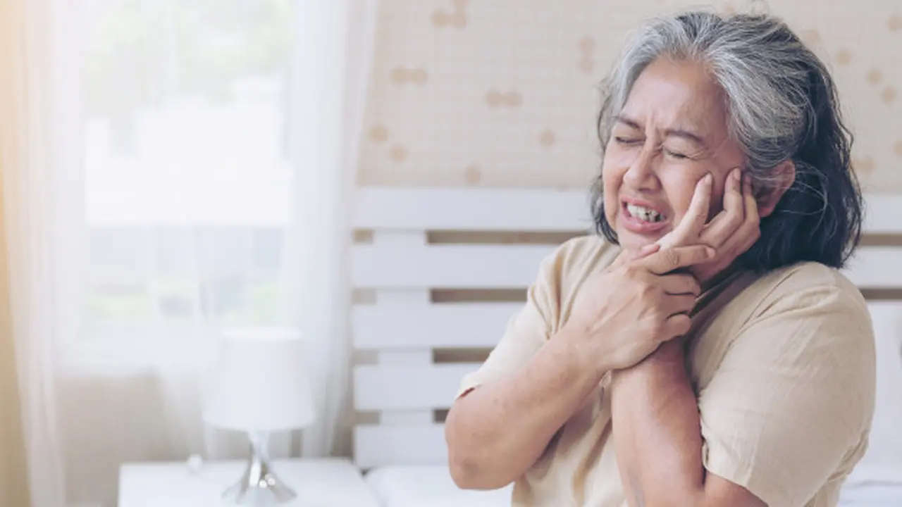 Cara Mengobati Gusi Belakang Bengkak untuk Meredakan Nyeri dan Peradangan