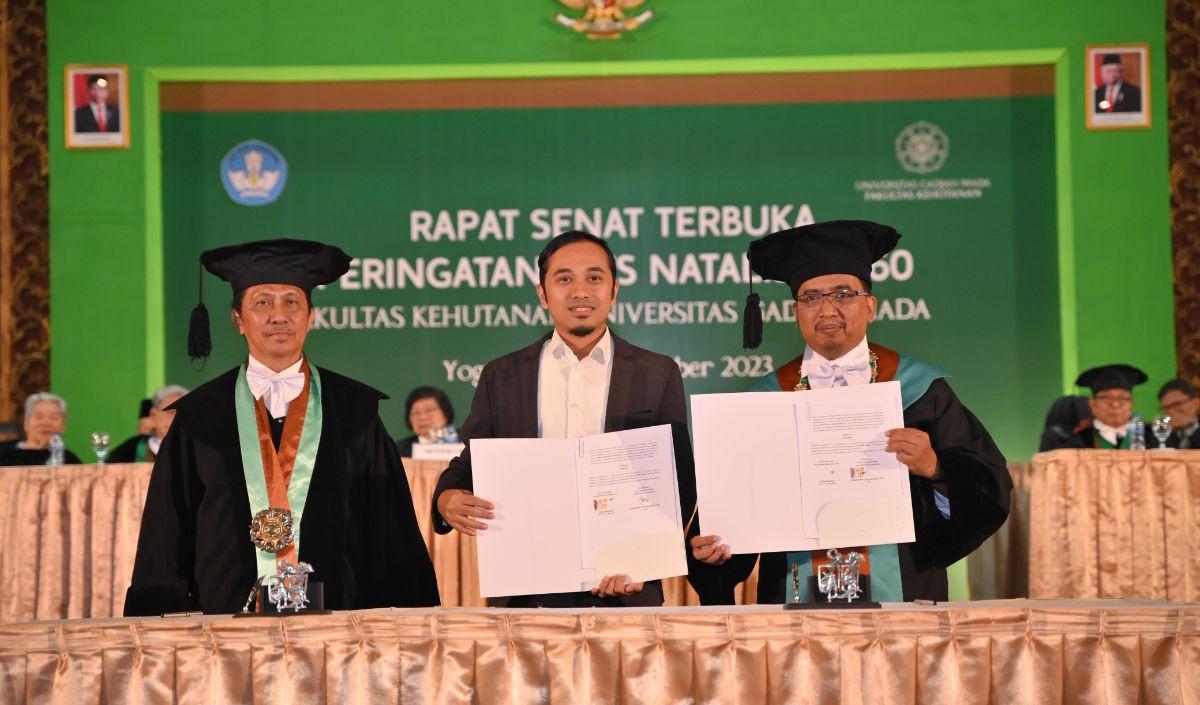 Di lahan 80 hektar, Astra dan FKT UGM&nbsp; menanam beberapa varietas. Mulai dari jati, mahoni, kemiri, ebony, nangka, dan cendana.<br>