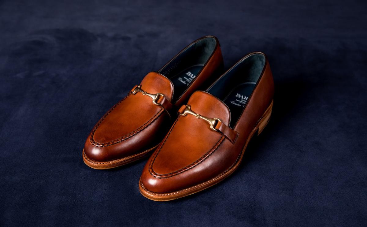 Ilustrasi sepatu kulit