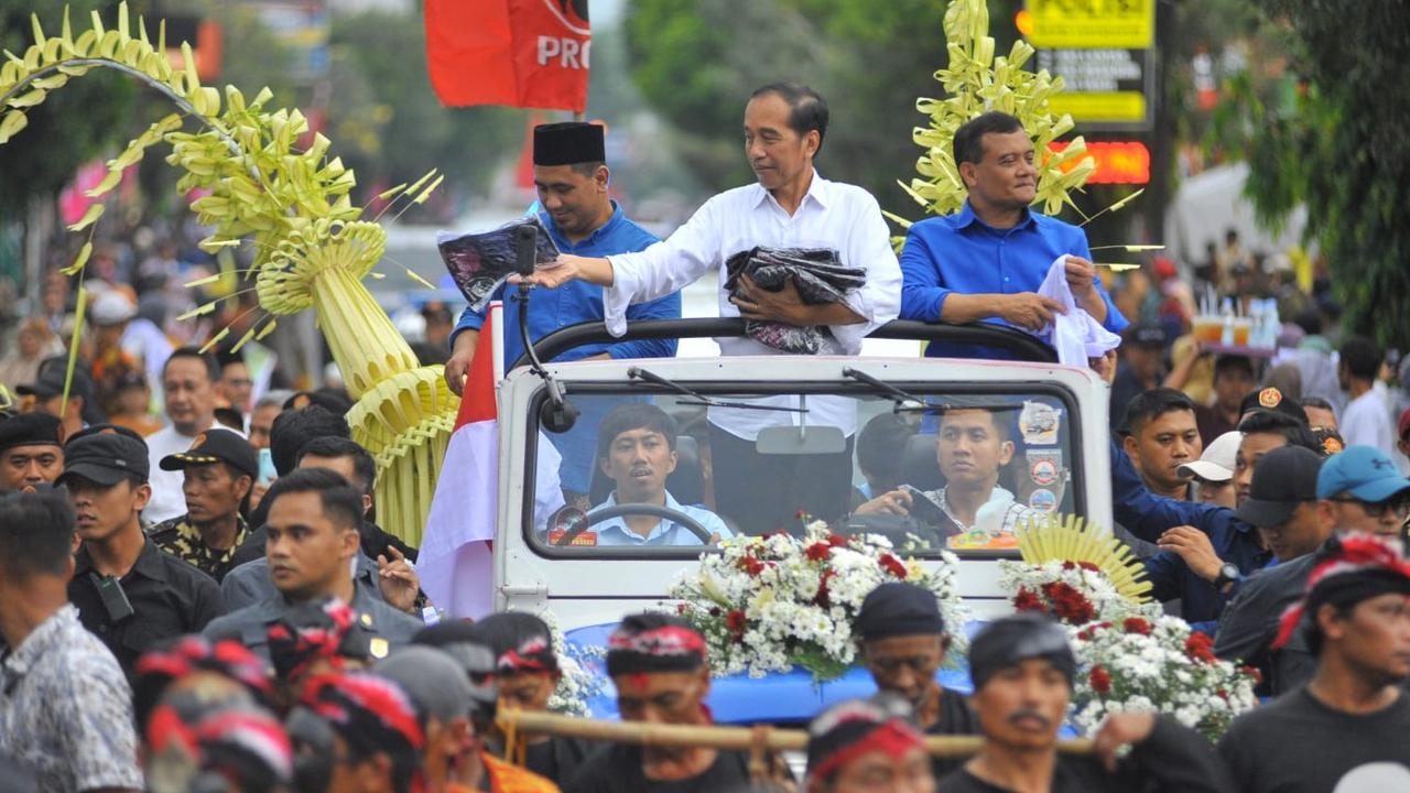Jokowi Bersama Ahmad Luthfi-Taj Yasin Pawai Keliling Kota Klaten dan Karanganyar