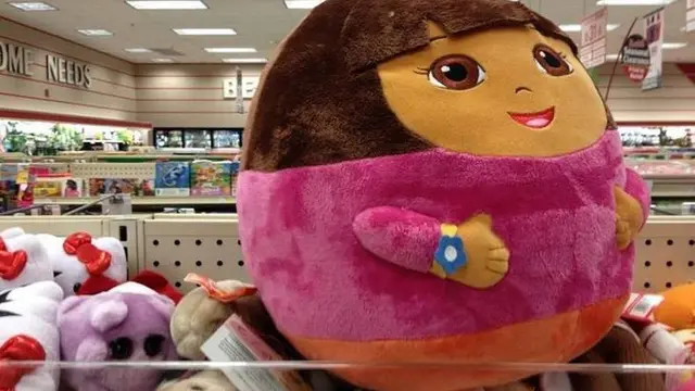 7 Desain Nyeleneh Boneka Anak, Bentuknya Bikin Geleng Kepala