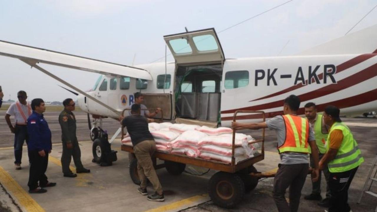 Operasi Modifikasi Cuaca Riau Tahap Pertama Rampung, 35 Ton Garam Disebar Atasi Karhutla