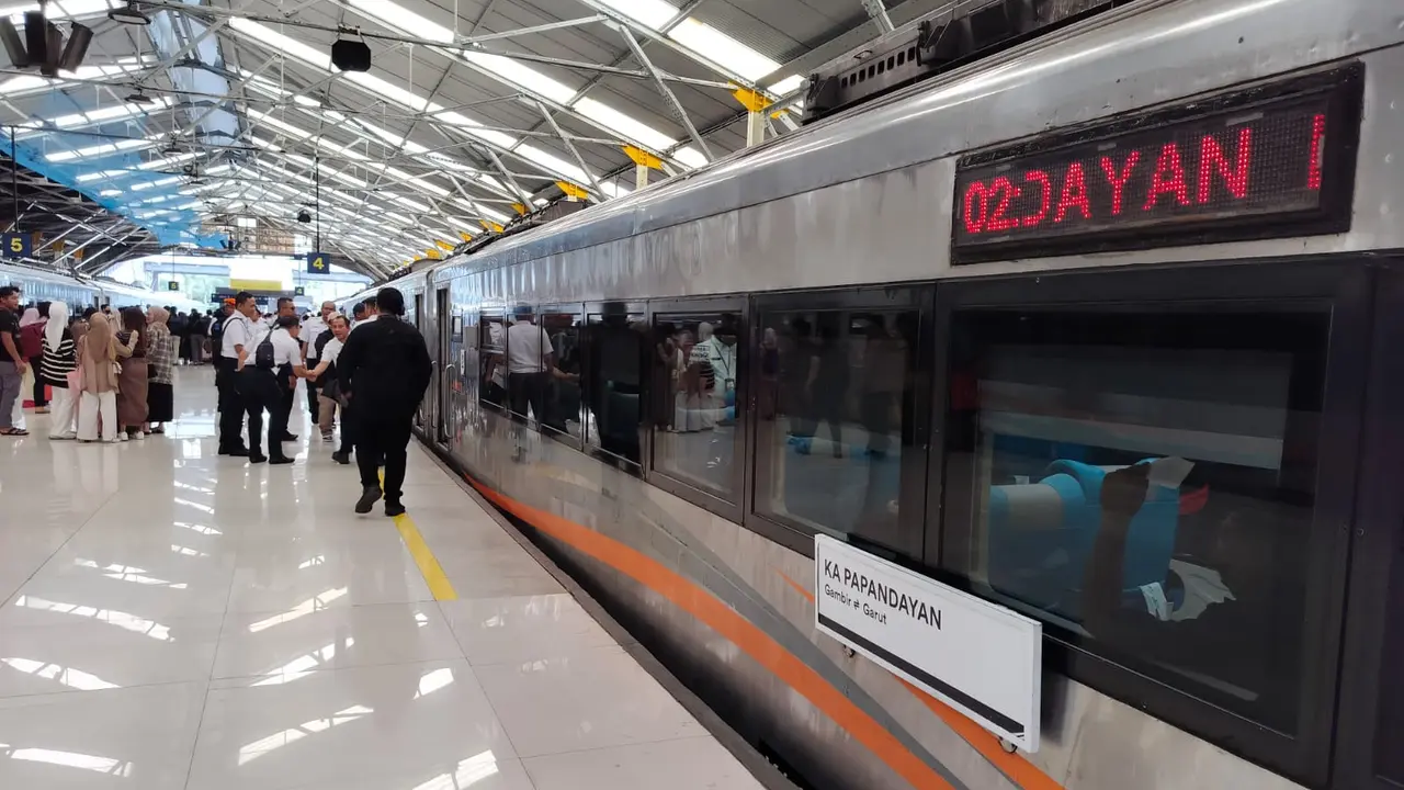 KAI meluncurkan 3 KA baru yaitu KA Papandayan Ekspres, KA Pangandaran, dan KA Malabar