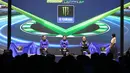 Team Director Monster Energy Yamaha MotoGP, Massimo Meregalli, menyebut momen ini sebagai tantangan teknis terbesar bagi tim untuk memberikan tenaga lebih besar namun tetap mempertahankan kelincahan khas M1. Tampak dalam foto, suasana perkenalan motor baru Yamaha yang akan digunakan untuk mengarungi MotoGP 2026 di Jakarta, Rabu (21/1/2026). (Bola.com/M Iqbal Ichsan)