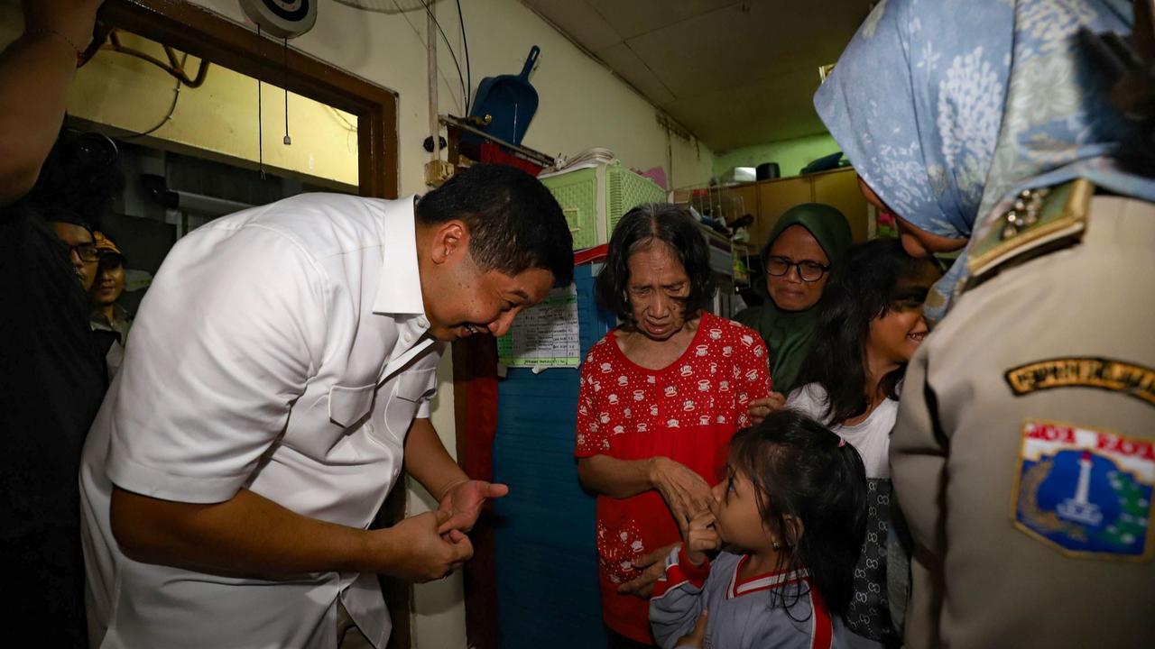 Menteri PKP Maruarar Sirait tinjau rumah Nenek Hasna
