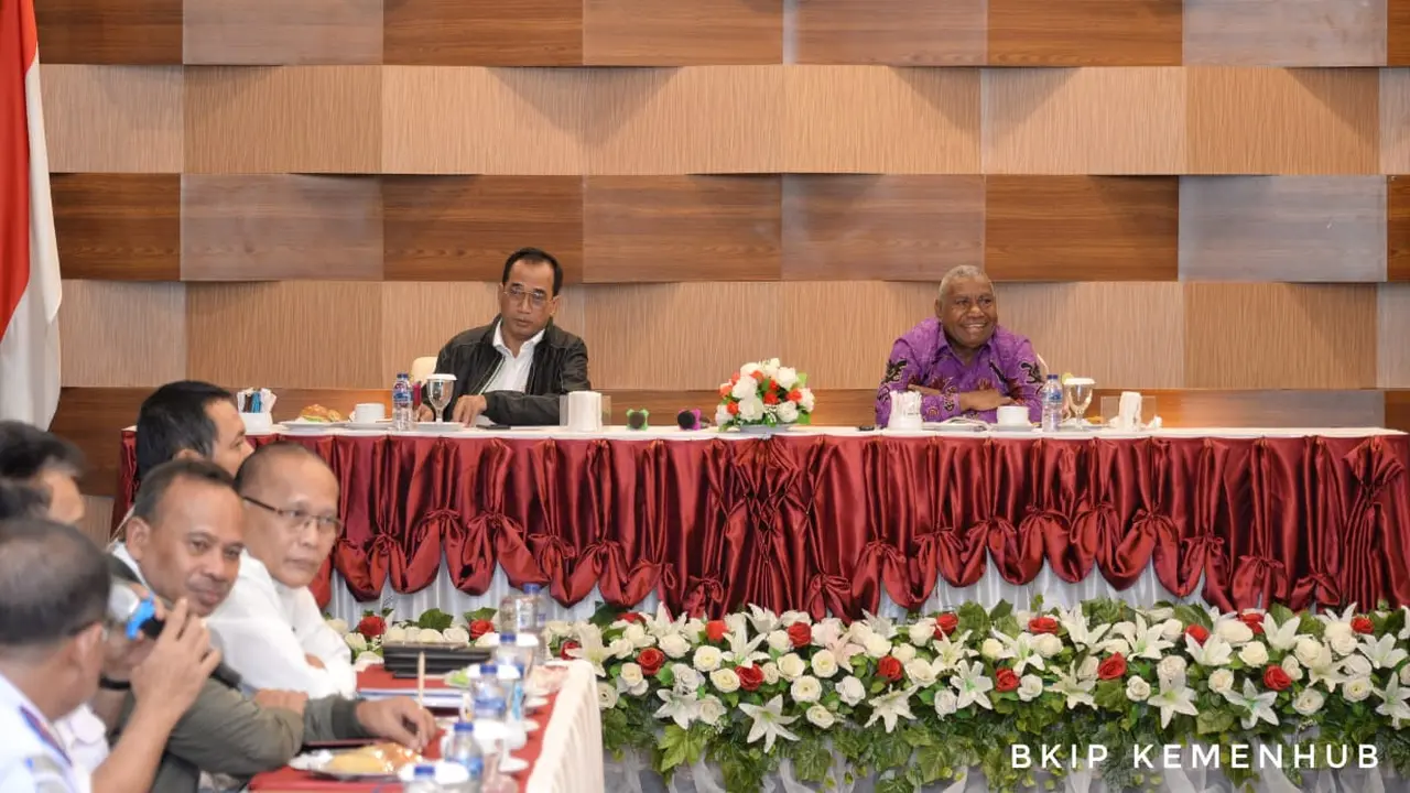 Menhub Budi Karya memimpin rakor Progres pembangunan sarana dan prasarana transportasi di Manokwari dan di wilayah Papua Barat.Dok Kemenhub