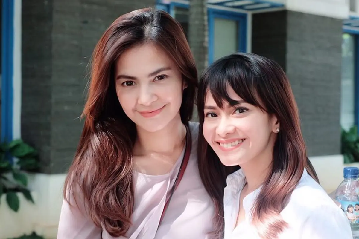 Akrab Sejak Remaja, Ini 6 Potret Persahabatan Cut Tary dan Ersa Mayori