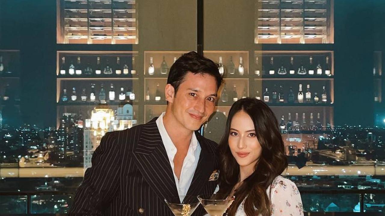 Bagikan Momen Romantis, 8 Foto Mike Lewis & Janisaa Pradja yang Disebut Mirip Banget