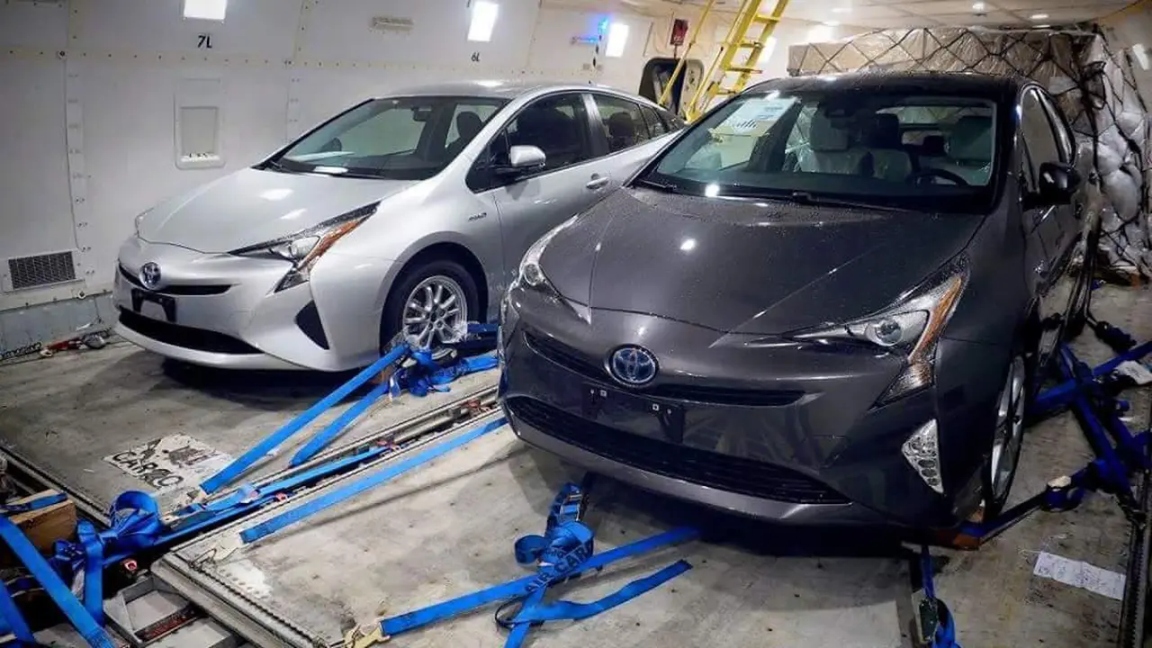 Toyota Prius Generasi Keempat