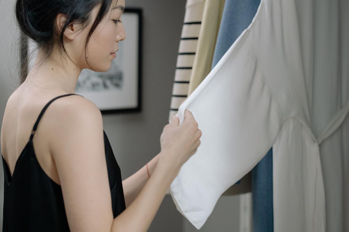 Cara Menghilangkan Noda Deodorant di Baju
