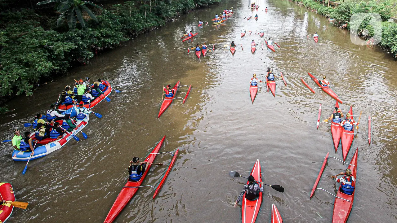 Melihat Keseruan Festival Dayung Ciliwung