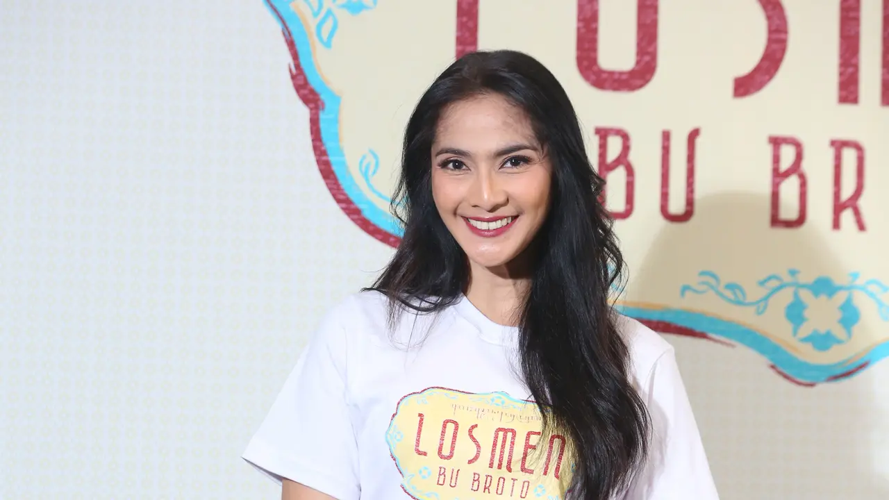 Maudy Koesnaedi berperan di Serial Losmen Bu Broto (Kapanlagi.com/Budi Santoso)