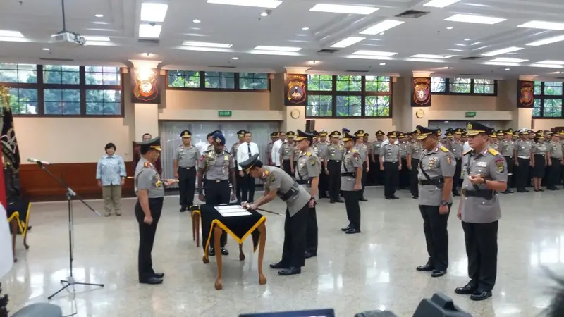 Kapolri melantik Idham Azis sebagai Kapolda Metro Jaya