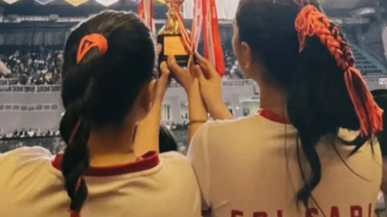 Raisa-Anya Geraldine versus Hesti Purwadinata-Erika Carlina