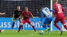 Bayer Leverkusen menderita kekalahan 1-2 di kandang Hertha Berlin. This video is presented by Ballball
