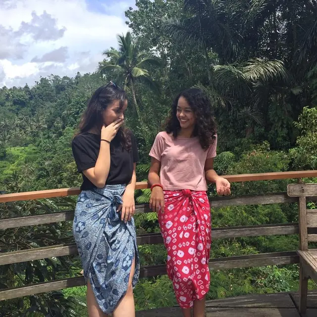 Ide Padu Padan Rok Batik ala Mutiara Baswedan/Instagram @mutiarabaswedan