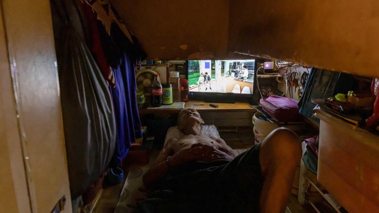 FOTO: Sisi Gelap Kota Termahal di Muka Bumi, Orang Miskin Tinggal di Rumah Peti Mati