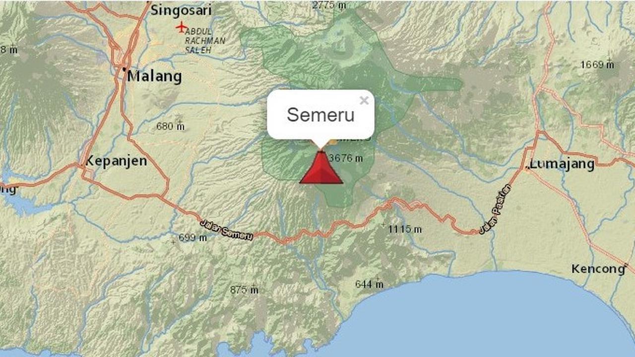 Gunung Semeru kembali erupsi dan mengeluarkan lava panas. (Istimewa)