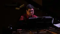 Komposer dan pianis Ananda Sukarlan menggelar konser Indonesia in Harmony yang dipersembahkan sebagai wujud syukur bagi perdamaian di Papua. (dok. Istimewa)