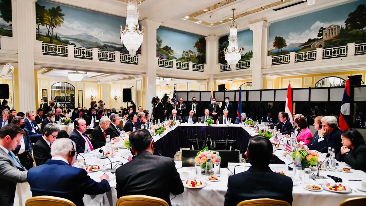 Presiden RI Joko Widodo (Jokowi) bersama para pebisnis AS.