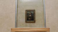 Salah satu koleksi terbaik dari Museum Louvre adalah lukisan karya Leonardo da Vinci yang berjudul Mona Lisa. (Bola.com/Vitalis Yogi Trisna) 