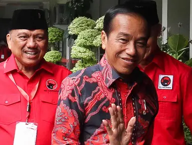 Presiden Joko Widodo atau Jokowi menghadiri (Rakernas) III di Sekolah Partai PDIP, Jakarta, Selasa (6/6/2023). Rakernas III PDIP dengan tema “Fakir Miskin dan Anak Telantar Dipelihara oleh Negara” akan juga membahas pemenangan Pemilu 2024 serta mendengar arahan khusus dari Presiden Jokowi. (Liputan6.com/Herman Zakharia)
