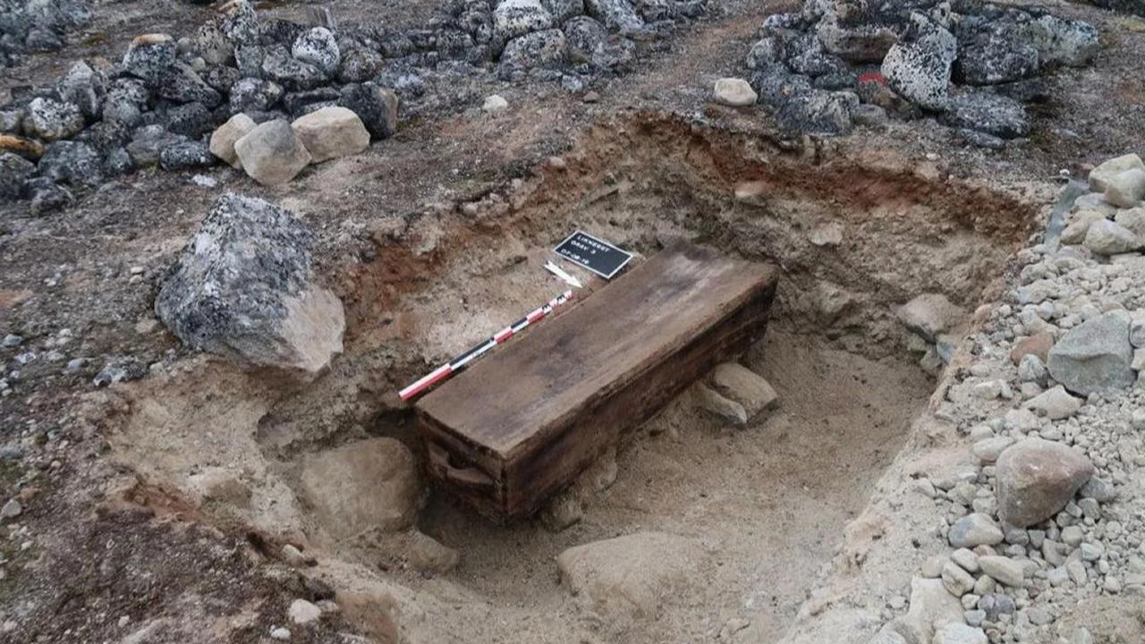 Arkeolog Berpacu dengan Waktu Selamatkan 600 Kuburan Pemburu Paus dari Abad ke-17 di Dekat Kutub Utara yang Terancam Hilang