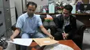 LSM ICW dan Perludem melaporkan Wakil Ketua DPR RI Fadli Zon dan anggota DPR RI Rachel Maryam ke MKD DPR, Jakarta, Kamis (30/6). Fadli dan Rachel dilaporkan karena telah menggunakan fasilitas negara untuk kepentingan pribadi. (Liputan6.com/Johan Tallo)