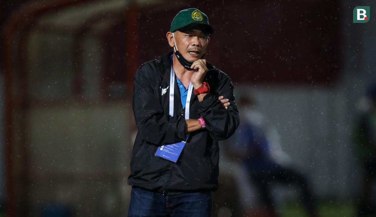 Liestiadi ditunjuk sebagai pengganti Igor Kriushenko sebagai juru taktik Persikabo 1973. Ia berhasil membawa dampak yang positif untuk skuat Laskar Padjajaran di putaran kedua BRI Liga 1. Saat ini Persikabo 1973 berhasil menempati urutan ke-12 dengan raihan 23 poin. (Bola.com/Bagaskara Lazuardi)