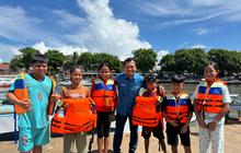 Salurkan Ratusan Life Vest untuk Nelayan Manado, PIS Raih Apresiasi Kemenhub