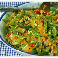 Makan siang lezat dengan orek buncis. Begini resep rahasianya! (Via: aline-aline-aline.blogspot.com)