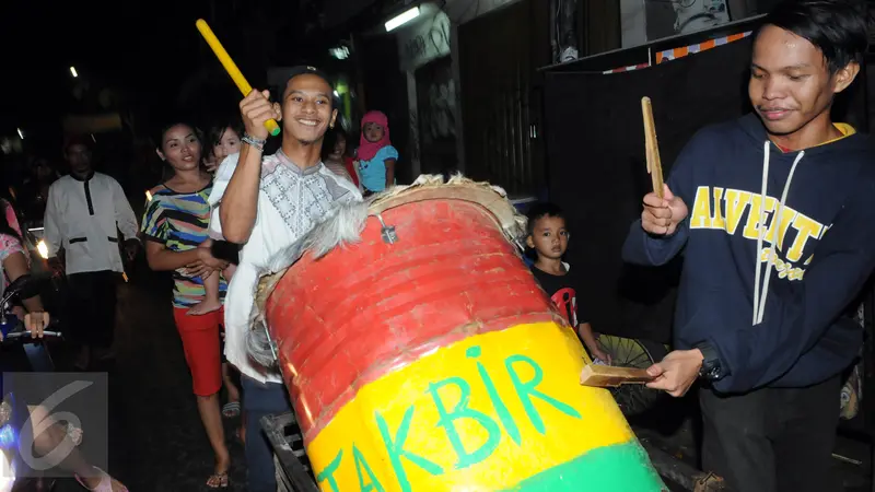 20160705-Anak-anak Lakukan Takbir Keliling di Kawasan Tanah Abang