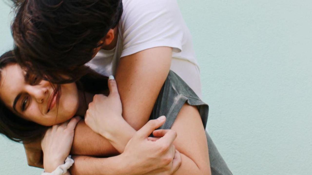 Bukan Hanya Kata, Ini 7 Sikap Nyata yang Buat Pasangan Makin Sayang