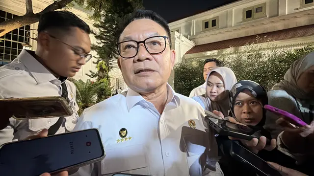Menteri Koordinator Bidang Politik dan Keamanan Dudung Abdurachman usai rapat penanganan karhutla bersama Prabowo di Istana Merdeka Jakarta, Senin (12/10/2026) (Liputan6.com/Lizsa Egeham)