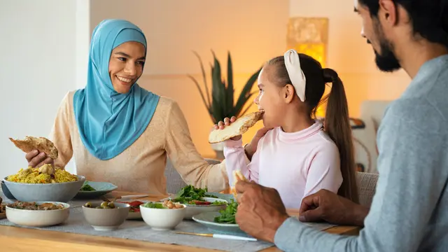 4. Libatkan Anak dalam Suasana Ramadan