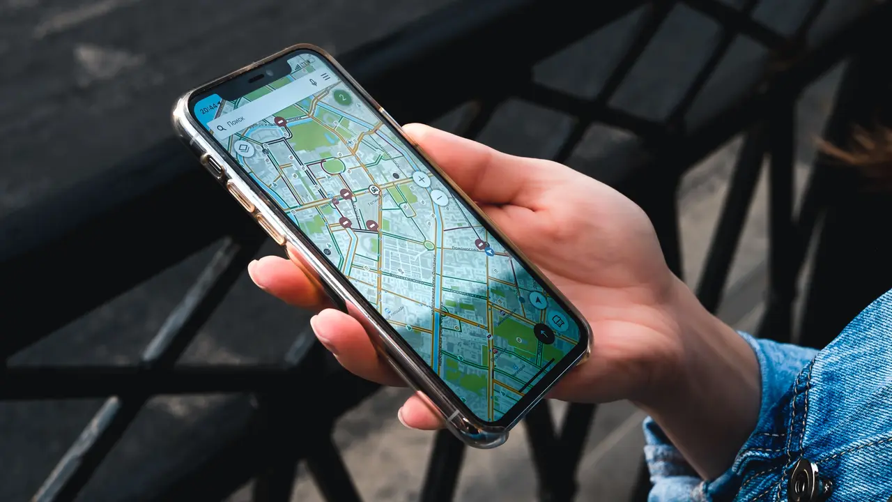 Ciri Orang yang Suka Screenshot Lokasi Sebelum Pergi