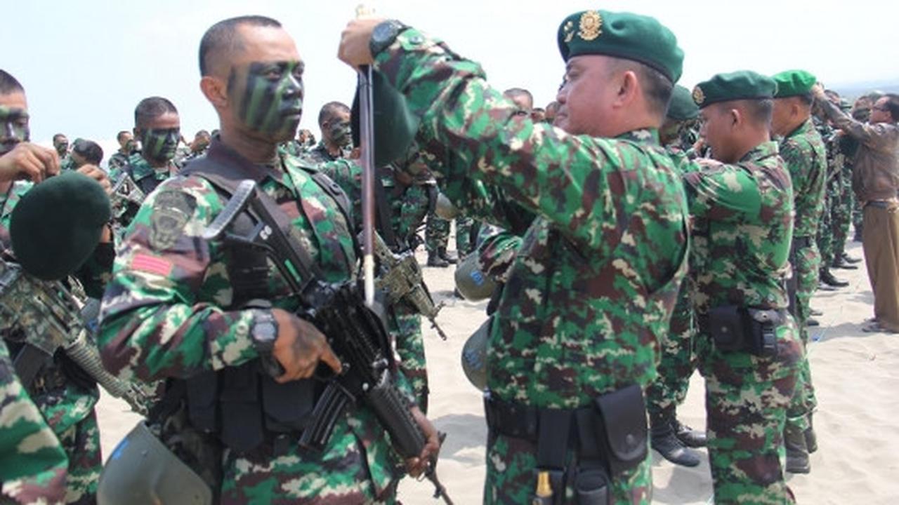 Penutupan pendidikan pasukan elite Para Raider di pantai Garut