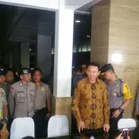 Ahok usai menjalani sidang kasus penistaan agama. (Liputan6.com/Nanda Perdana Putra)
