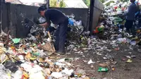 TPA Kaliori Kecamatan Kalibagor meluber sehingga tak bisa lagi menampung sampah. (Foto: Liputan6.com/Yoga S/Muhamad Ridlo)