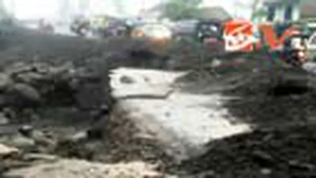 Separuh Jalur Magelang-Yogyakarta Amblas